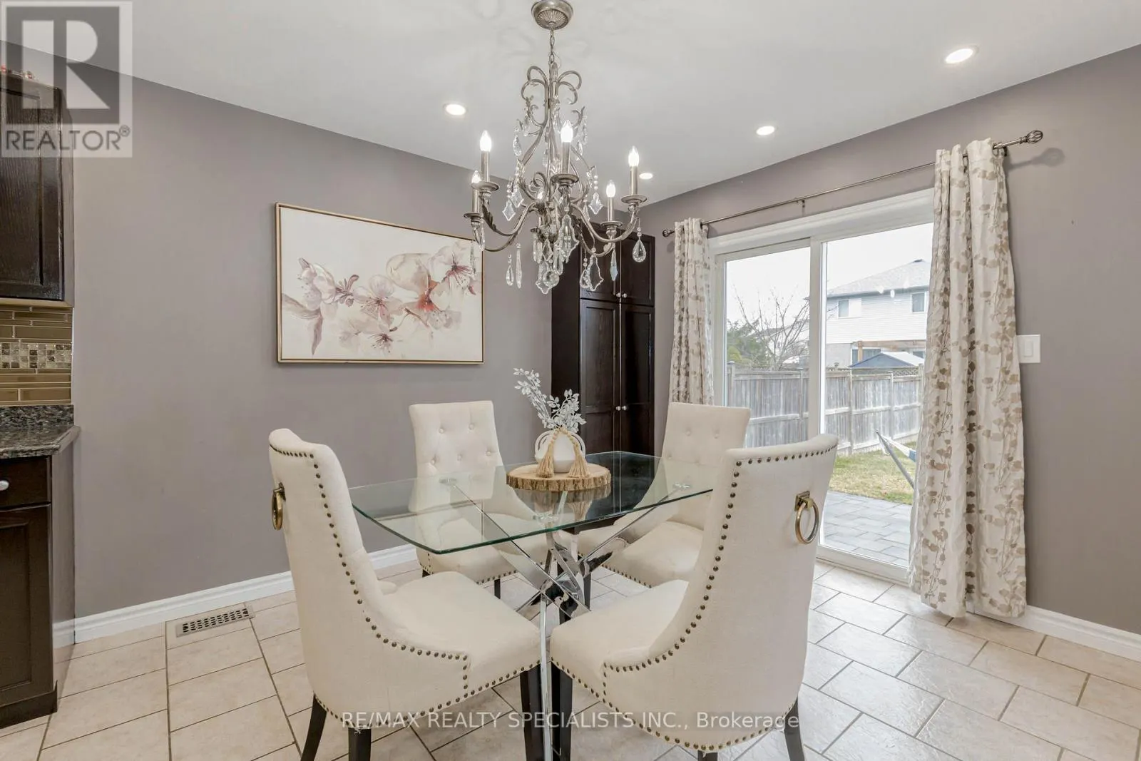 11 WILLOWRIDGE WAY