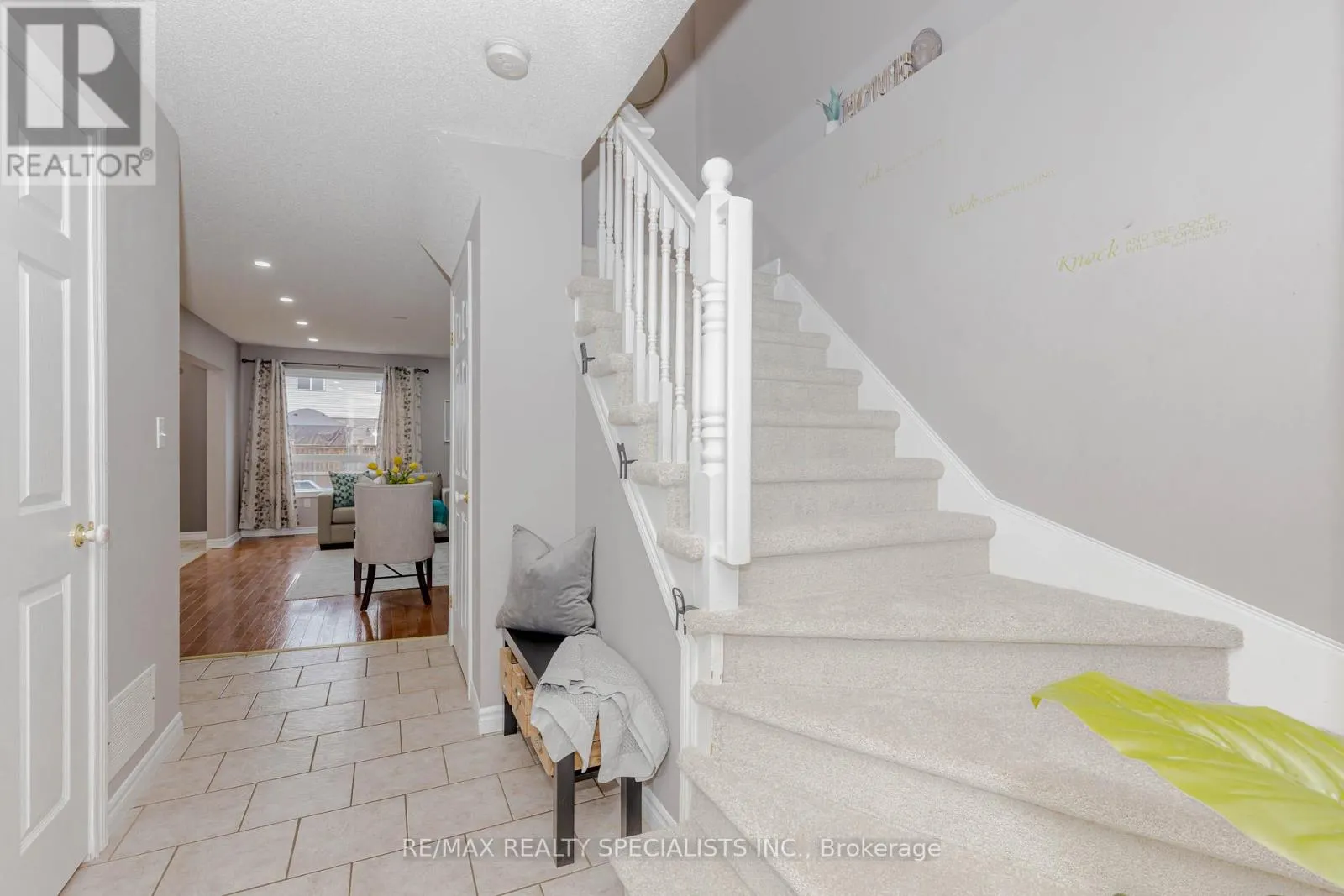 11 WILLOWRIDGE WAY