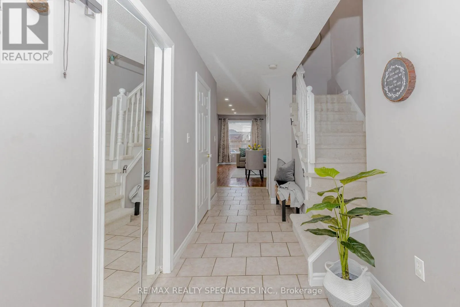 11 WILLOWRIDGE WAY