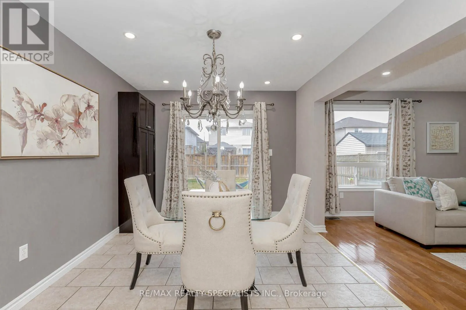 11 WILLOWRIDGE WAY