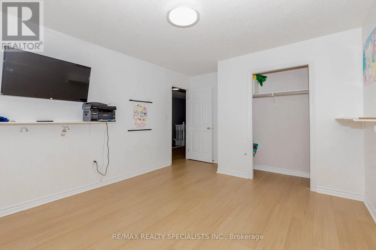 11 WILLOWRIDGE WAY