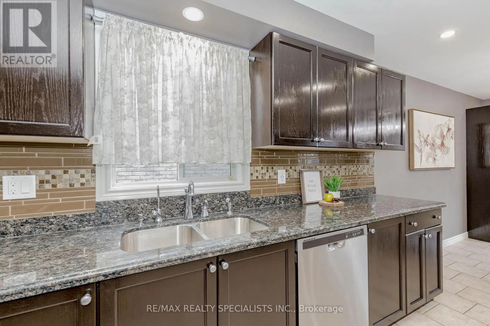11 WILLOWRIDGE WAY