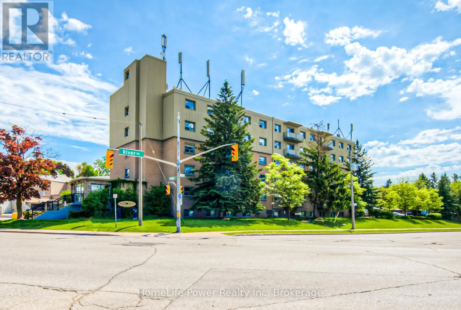 501 - 283 FAIRWAY ROAD N, #501