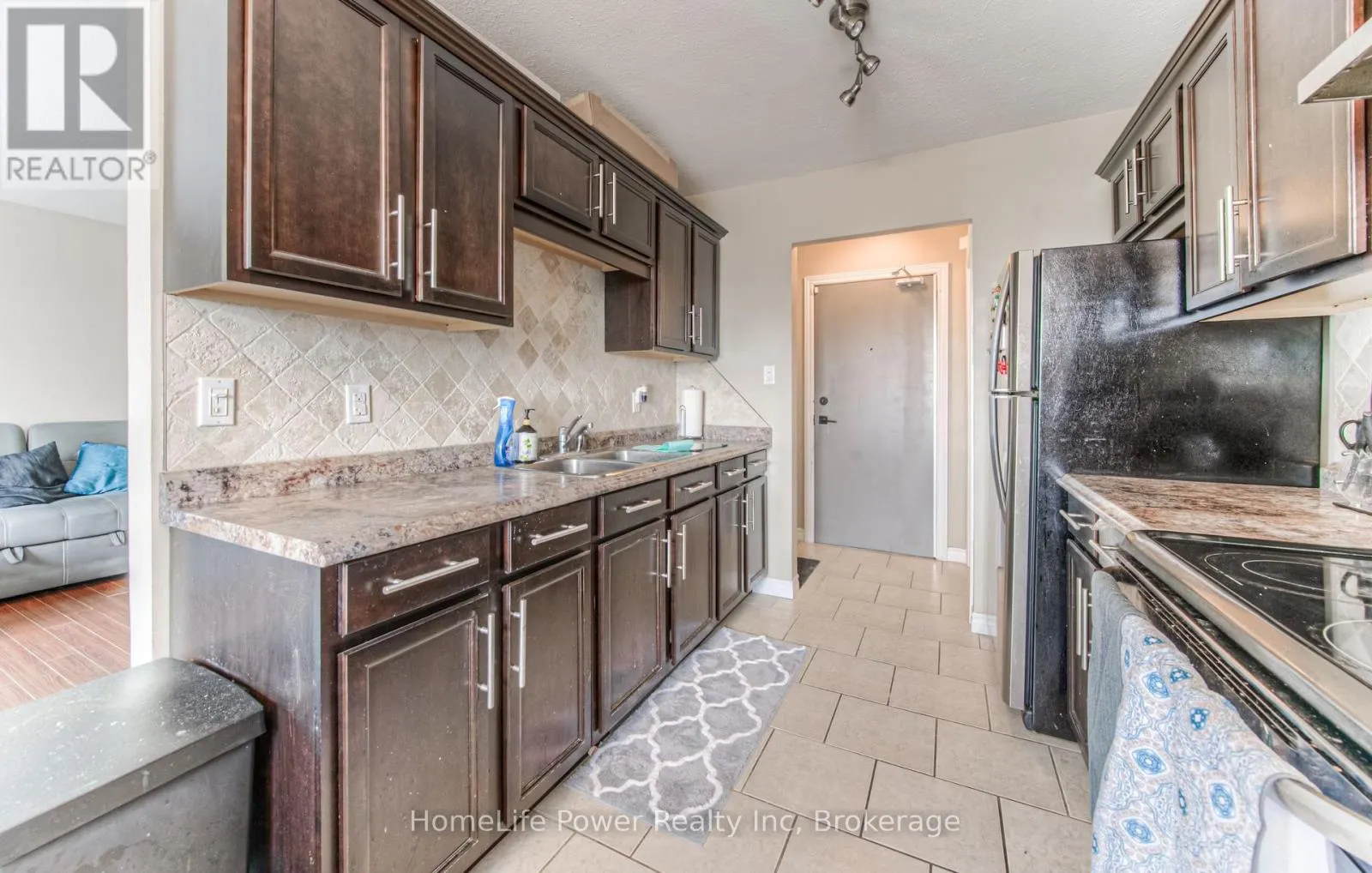 501 - 283 FAIRWAY ROAD N, #501