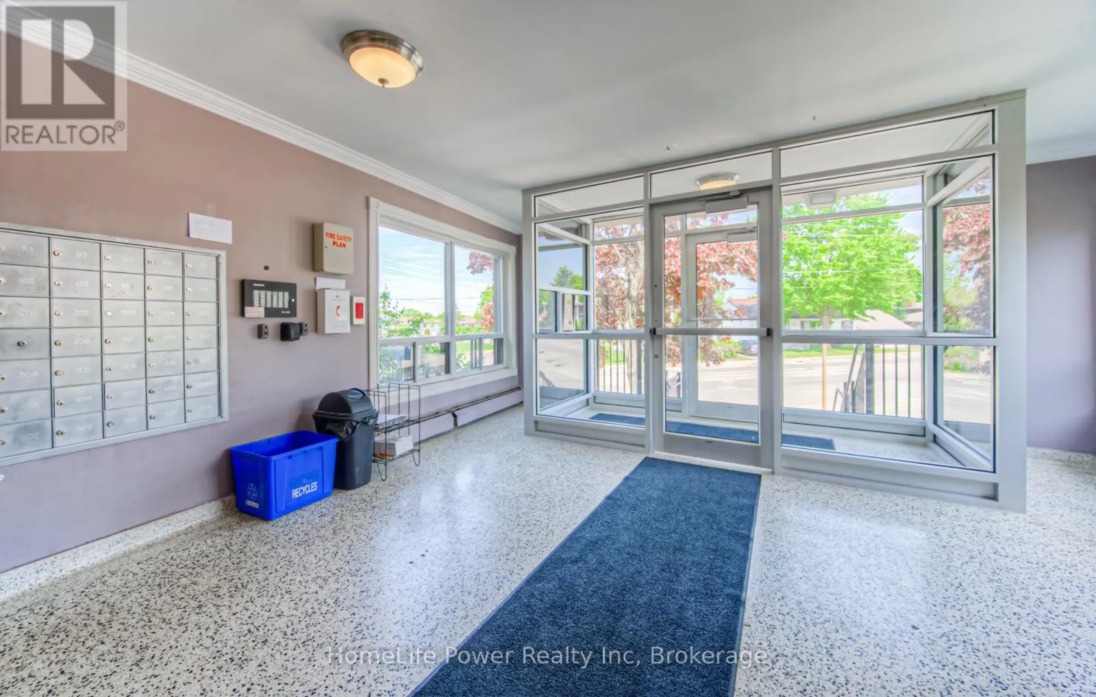 501 - 283 FAIRWAY ROAD N, #501