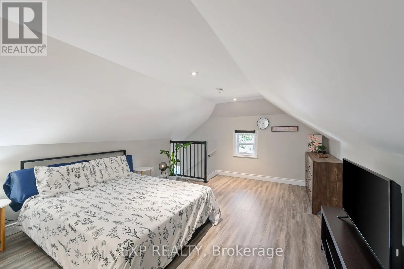 124 CHESTERFIELD AVENUE