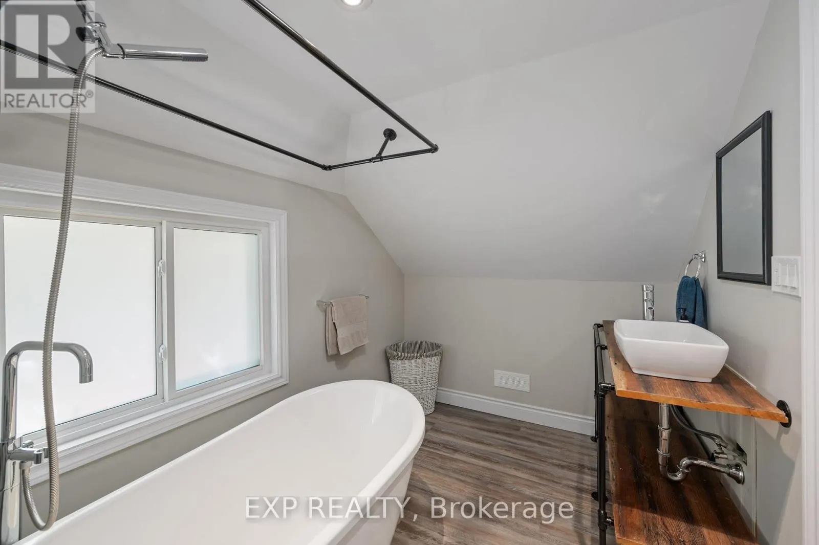124 CHESTERFIELD AVENUE