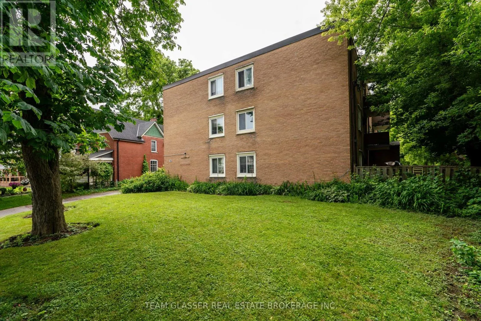 302 - 52 HIAWATHA STREET, #302