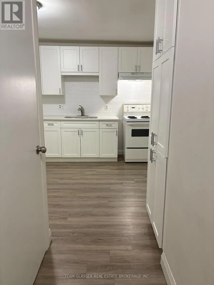 302 - 52 HIAWATHA STREET, #302