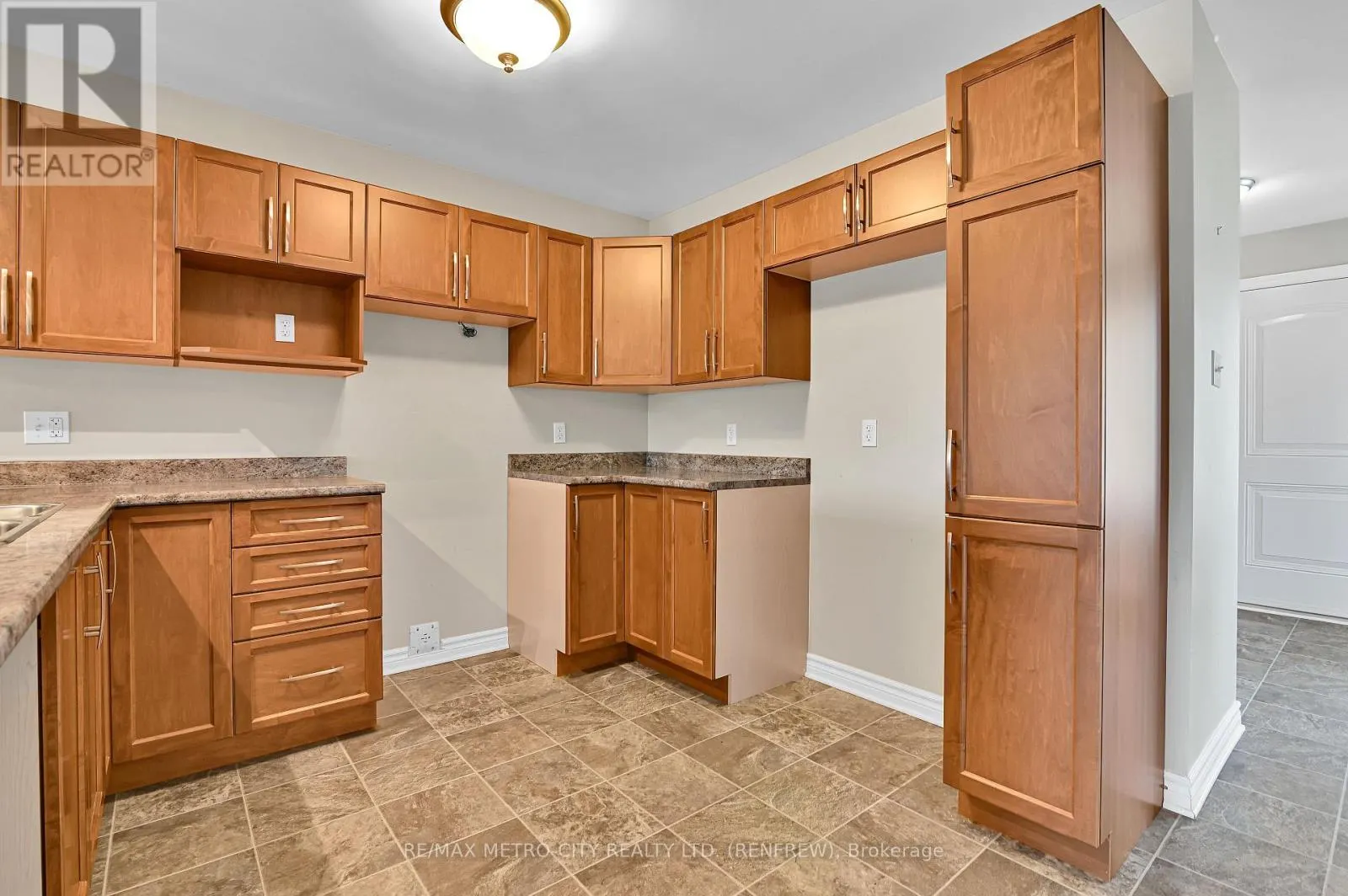 35 OTTERIDGE DRIVE