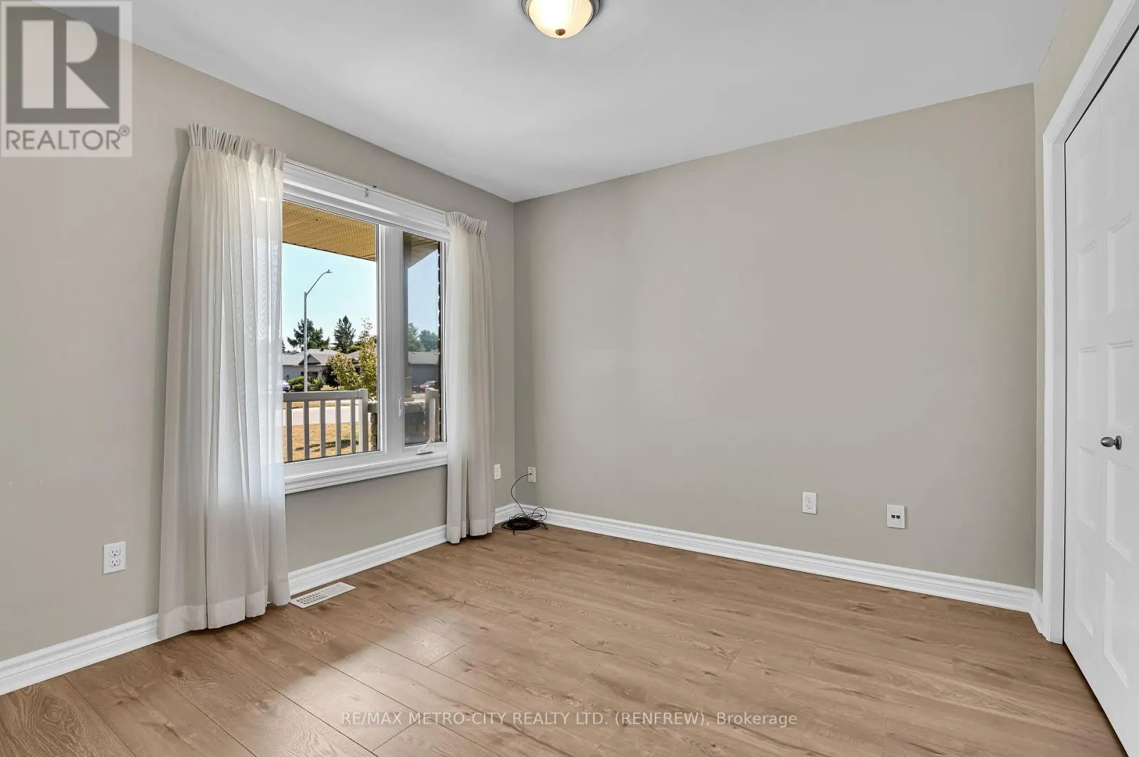 35 OTTERIDGE DRIVE