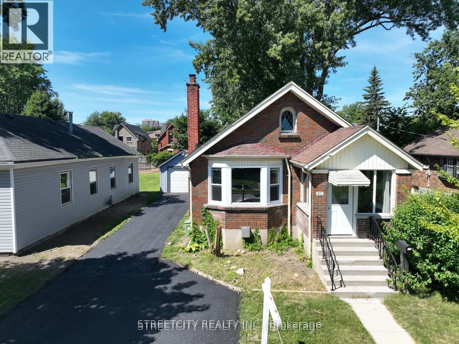 437 CHARLOTTE STREET