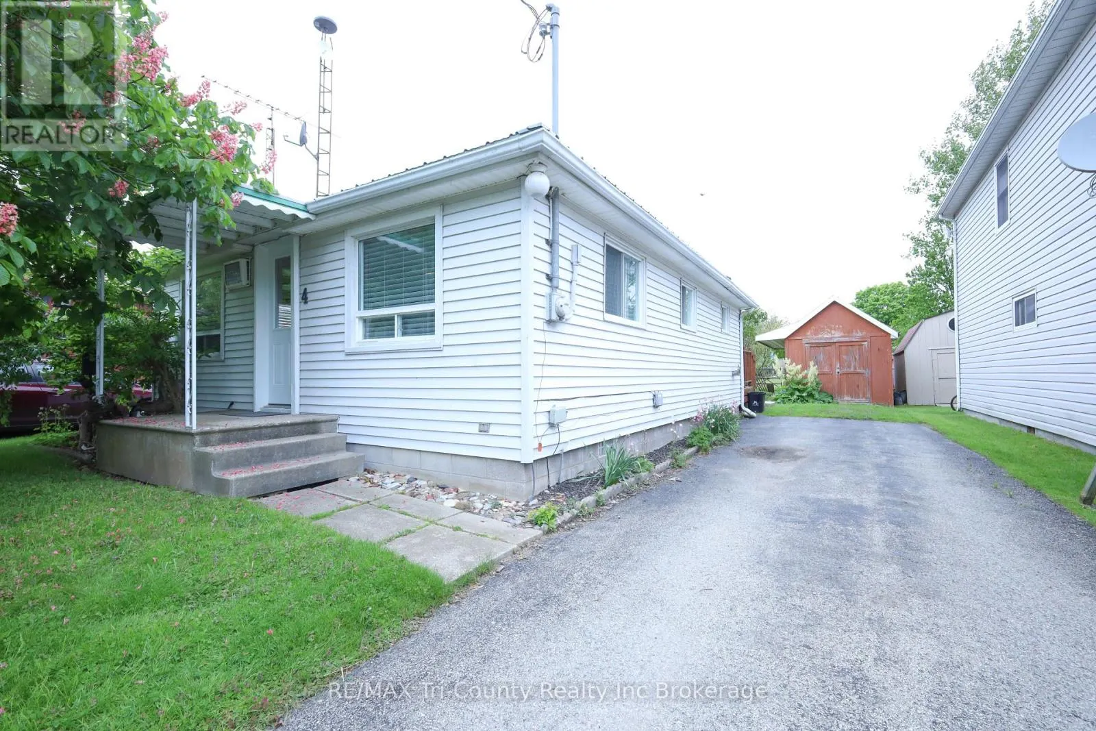 4 PALIN STREET
