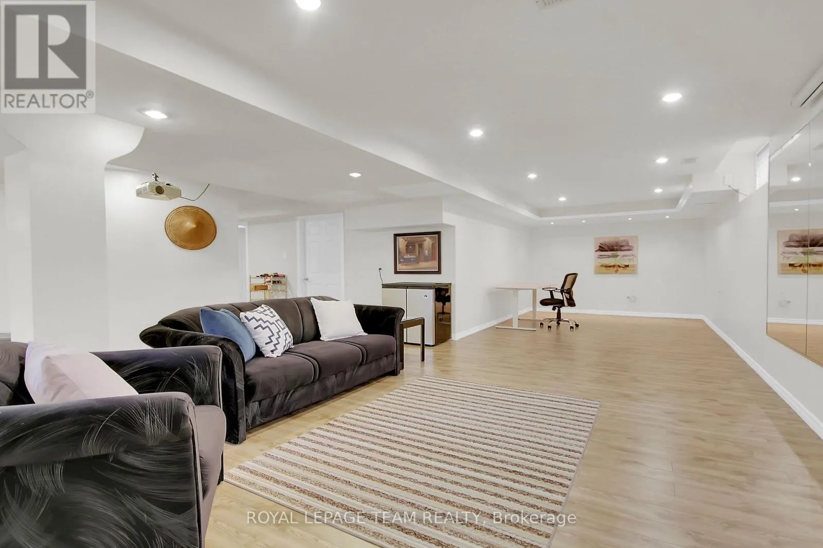 177 INGERSOLL CRESCENT