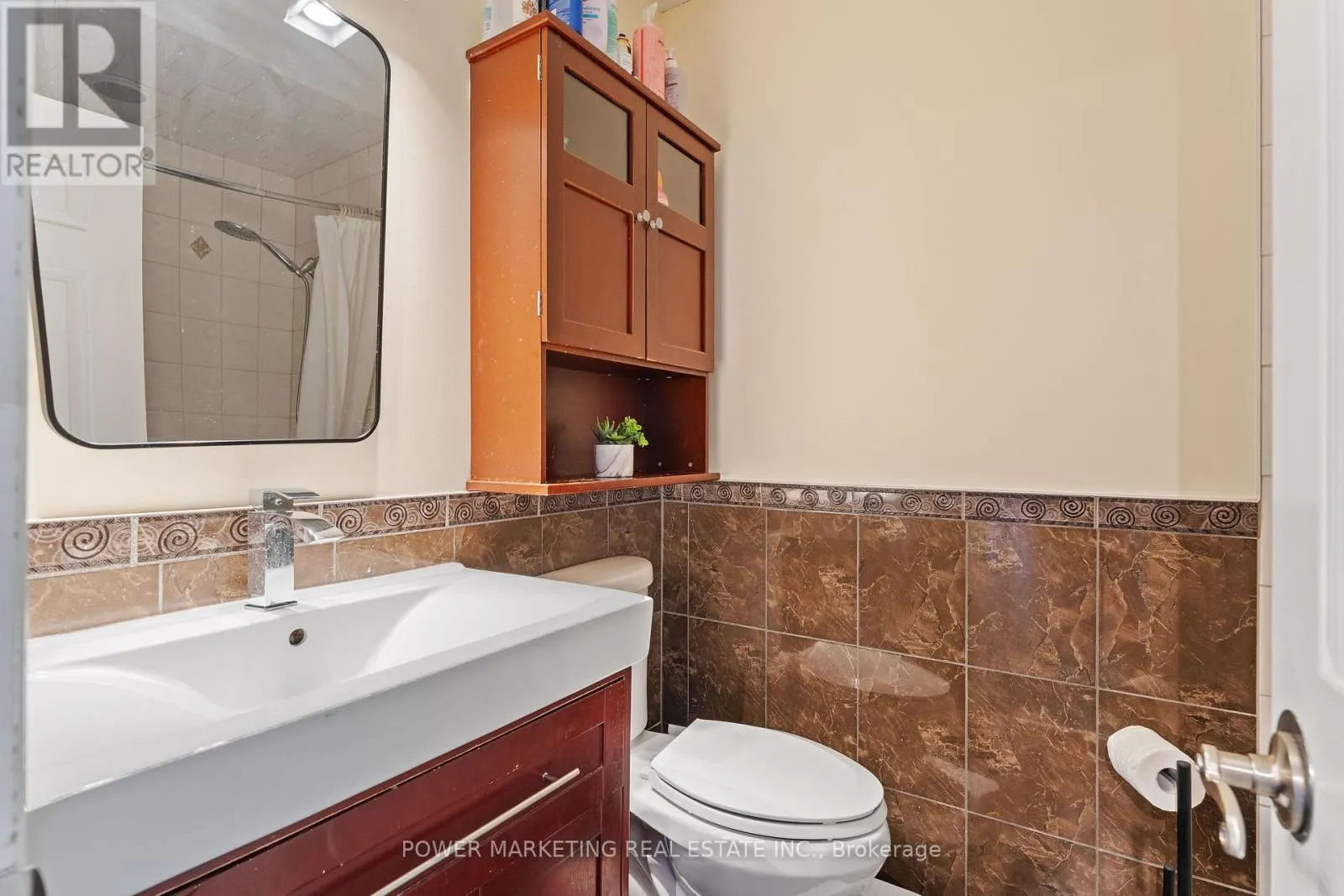 1809 CHOPIN PLACE