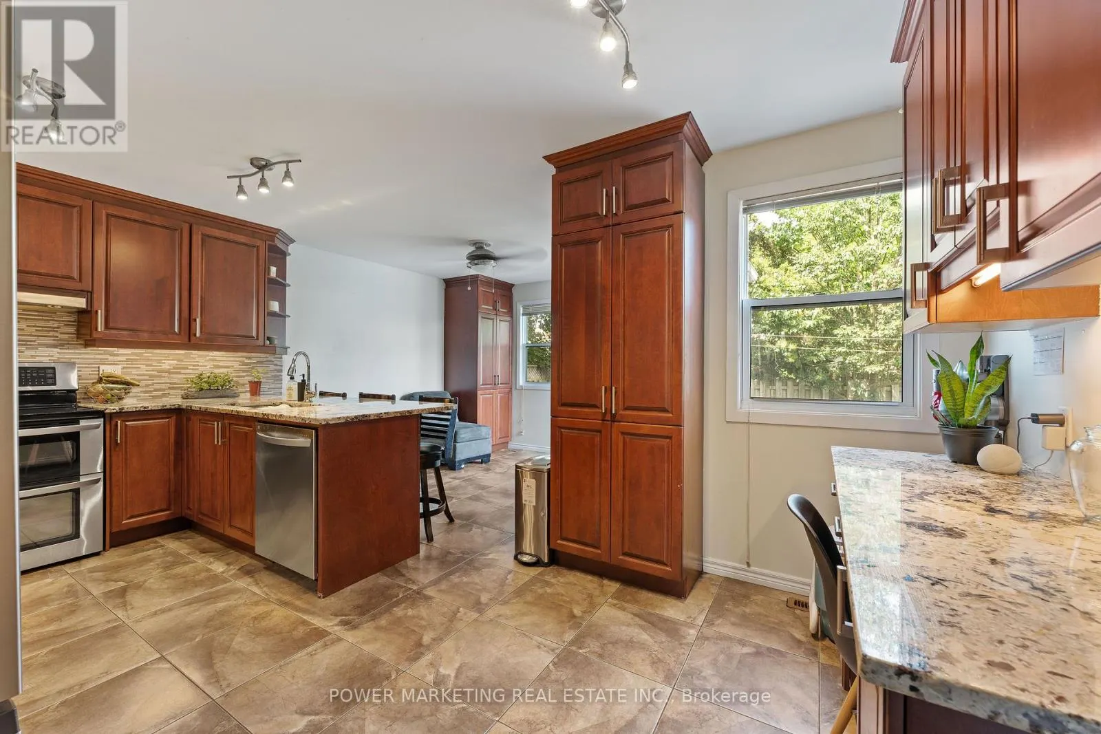 1809 CHOPIN PLACE