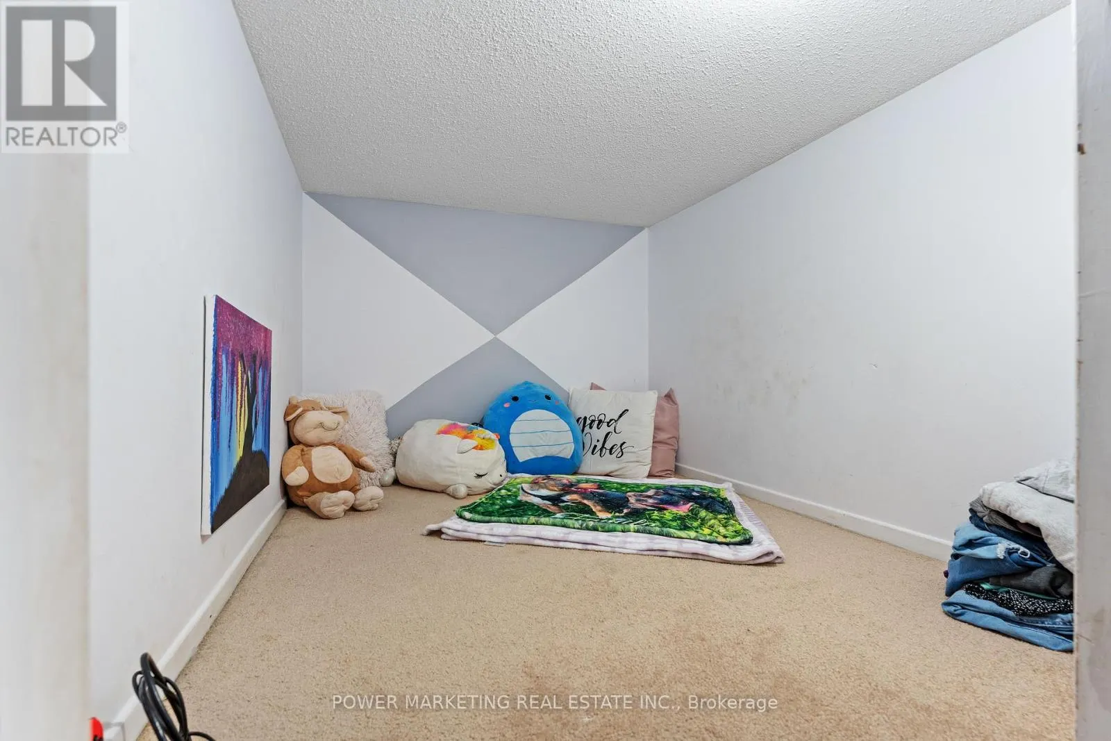 1809 CHOPIN PLACE