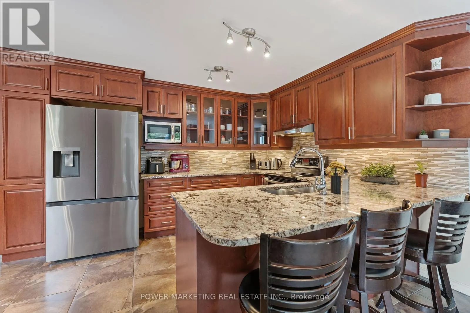 1809 CHOPIN PLACE