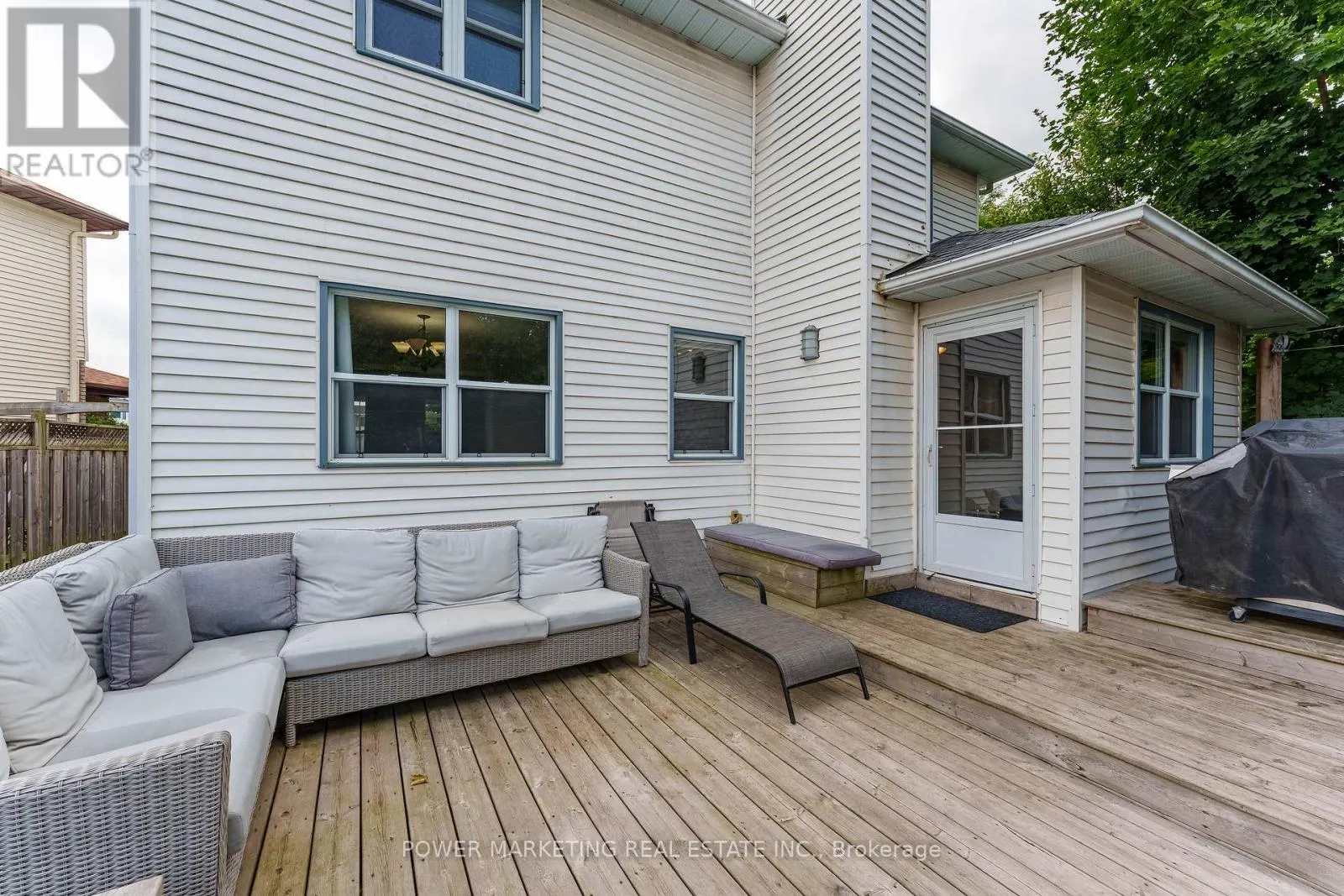 1809 CHOPIN PLACE