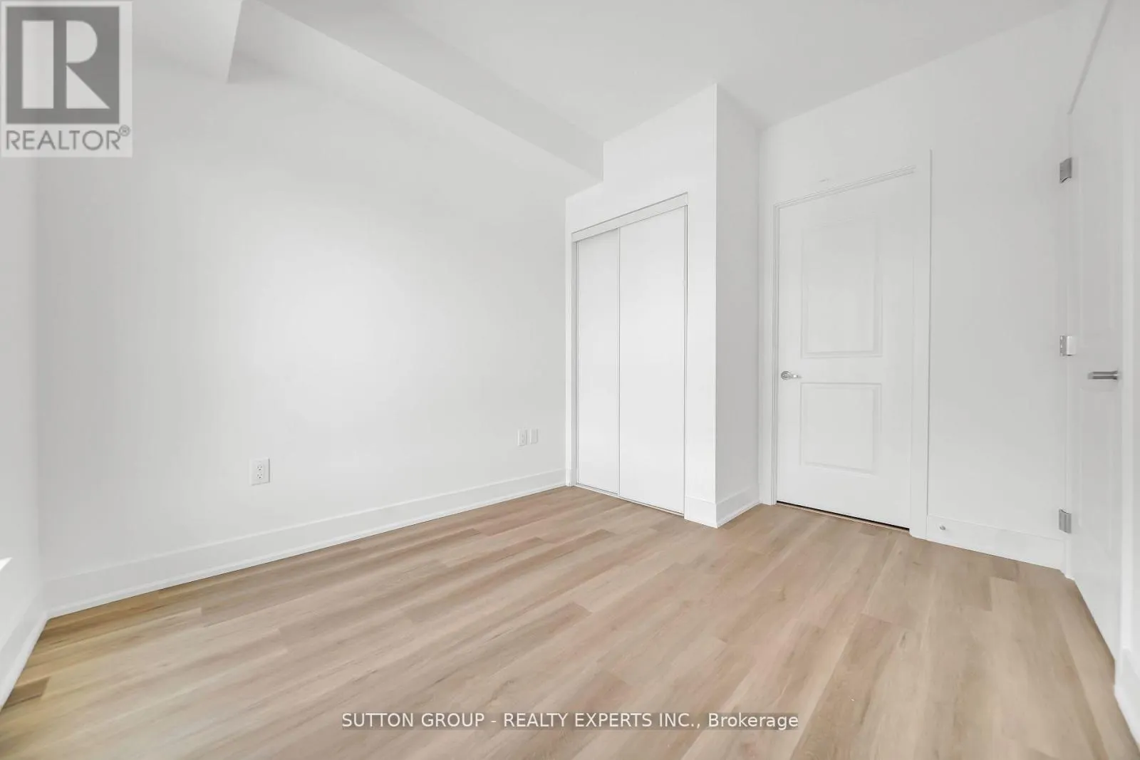 826 - 401 SHELLARD LANE