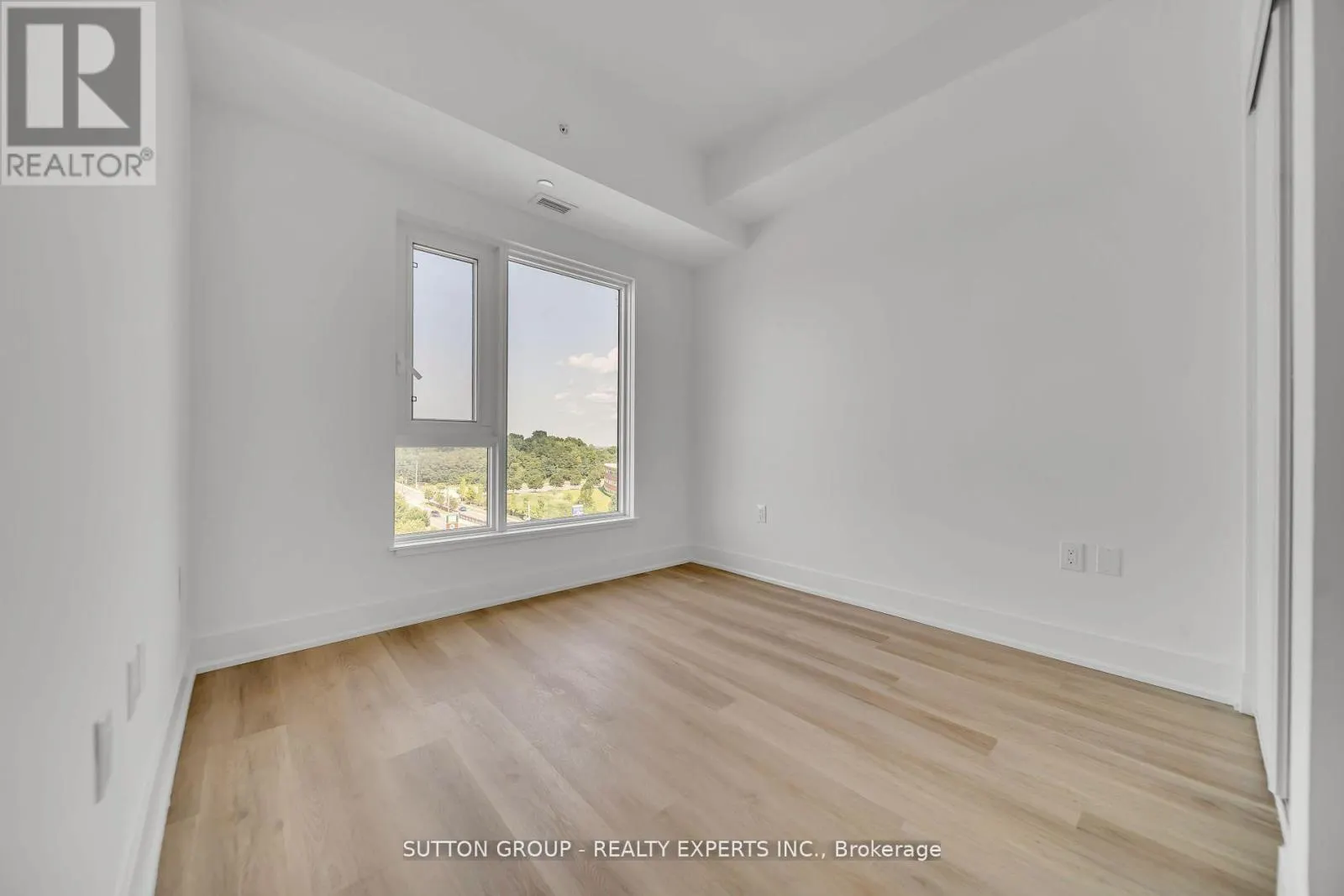 826 - 401 SHELLARD LANE
