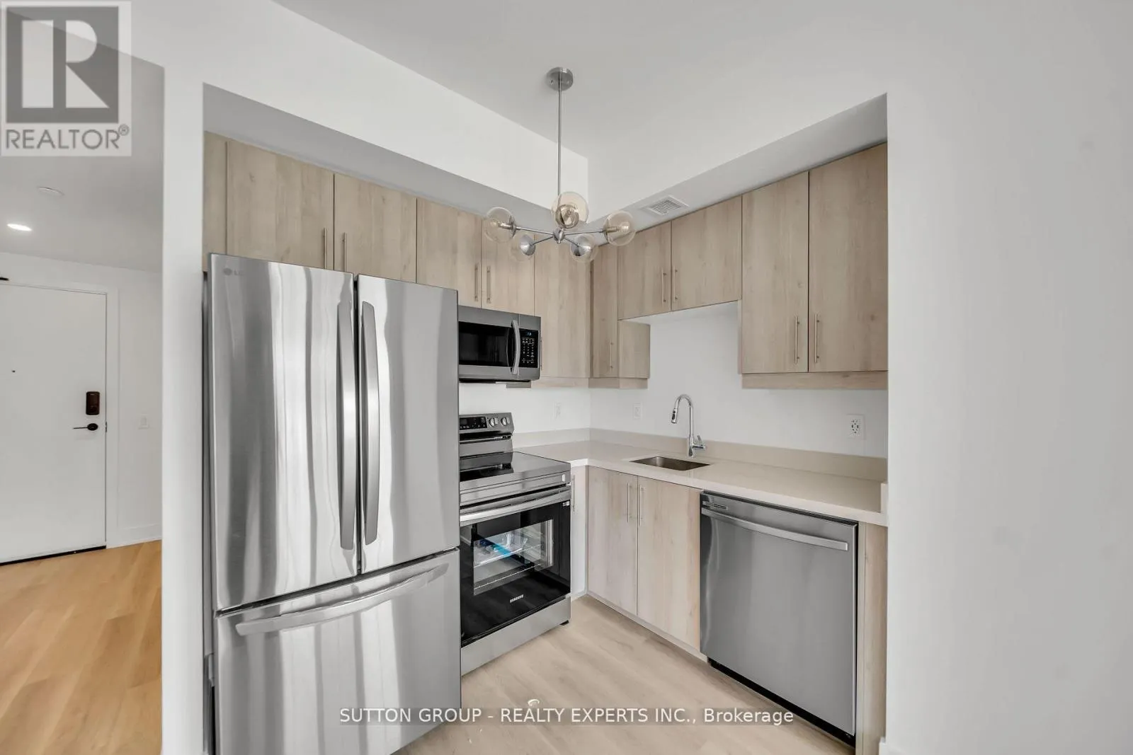 826 - 401 SHELLARD LANE