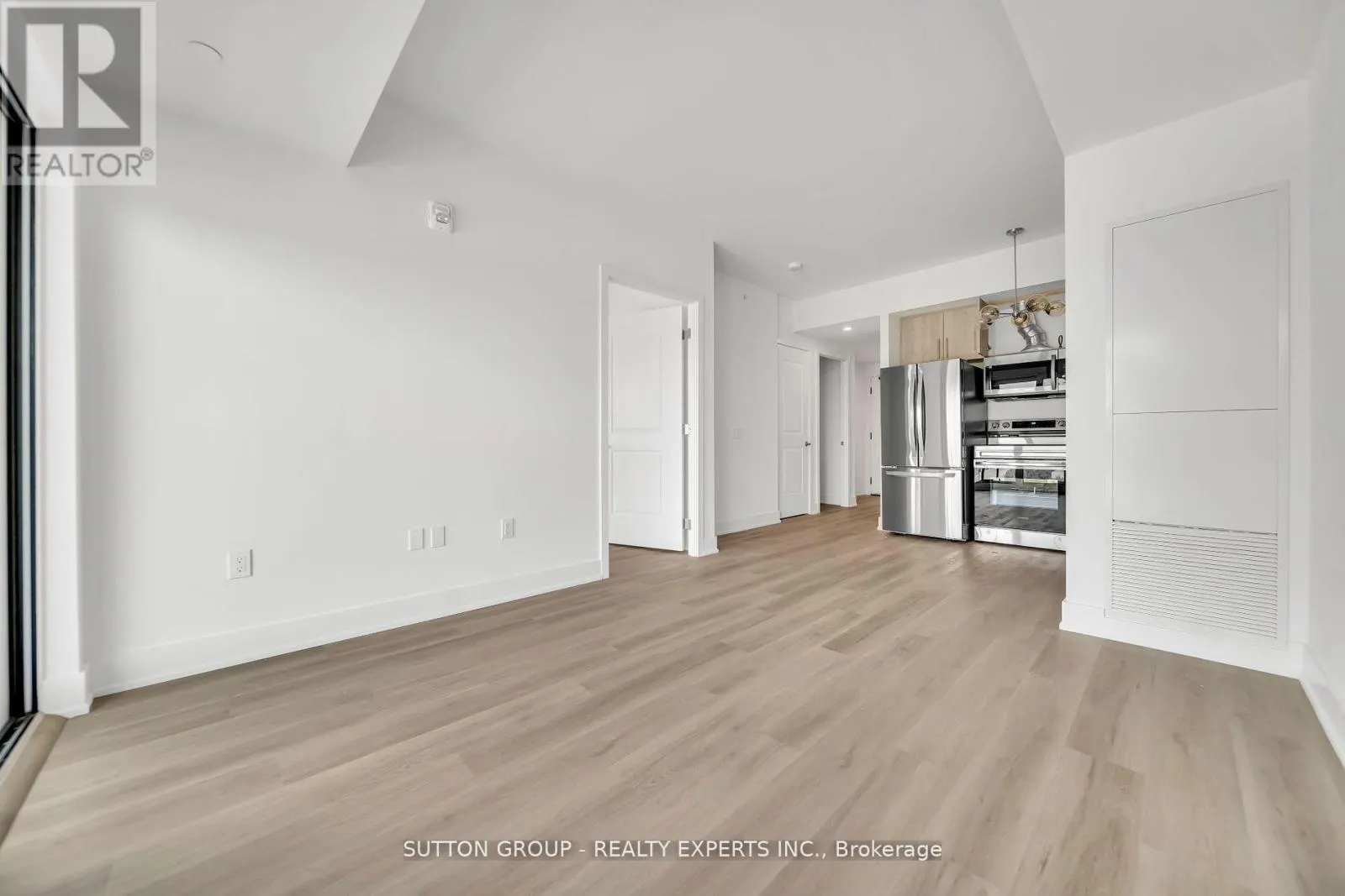 826 - 401 SHELLARD LANE