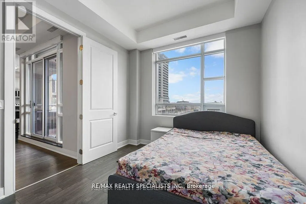 503 - 150 MAIN STREET W