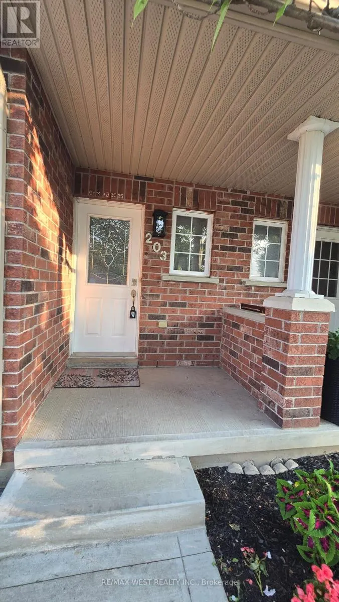 203 LANGLAW DRIVE
