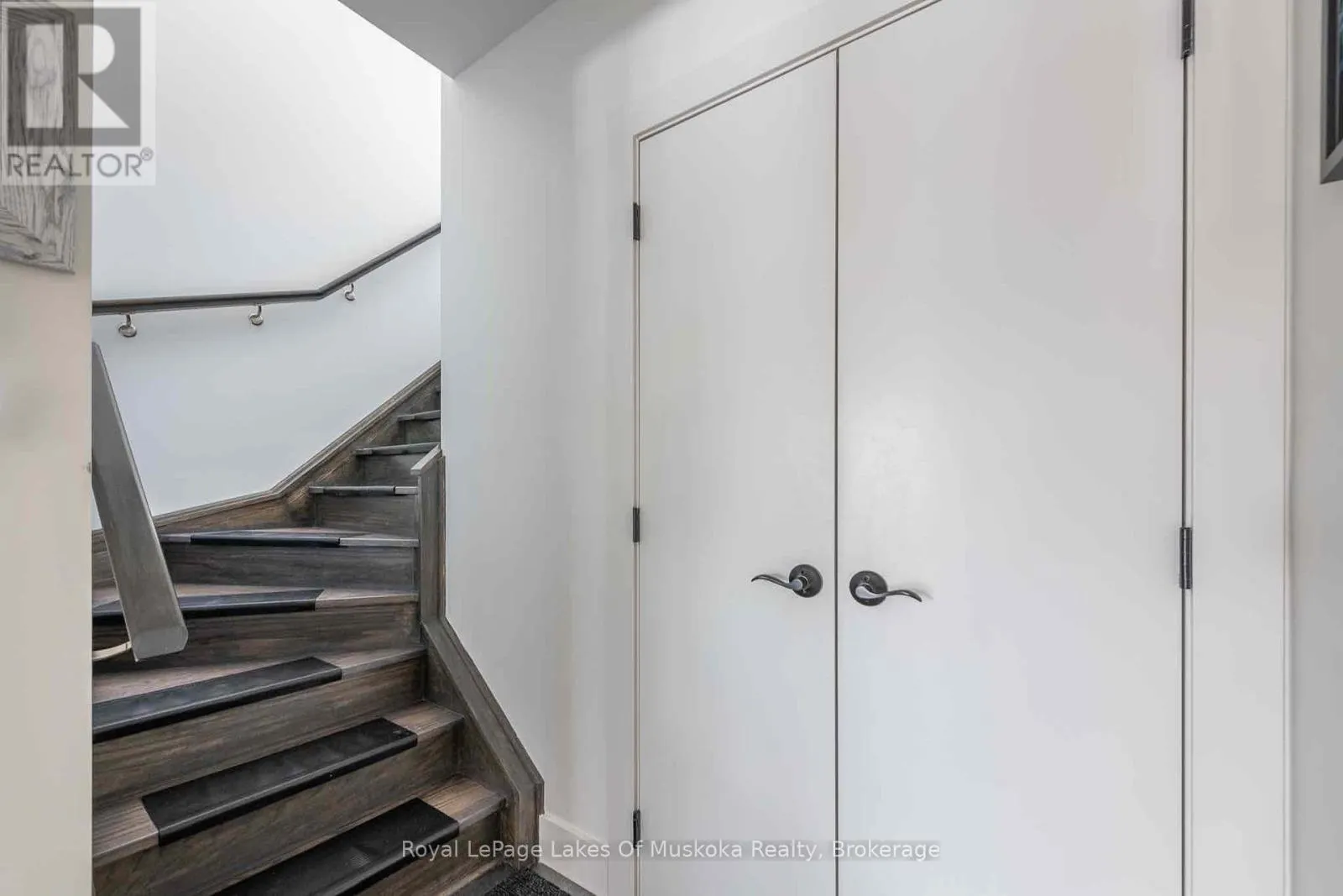 102 - 3 TREE TOPS LANE, #102