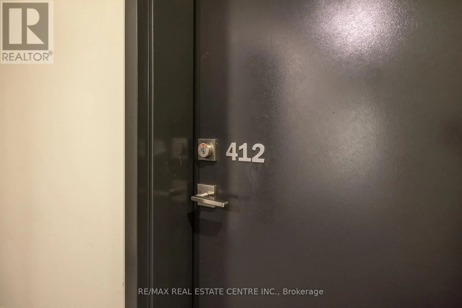 412 - 690 KING STREET W
