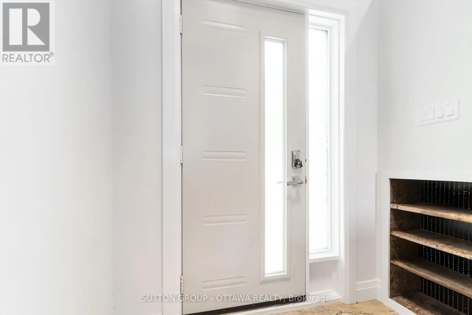 220 AGATHE STREET