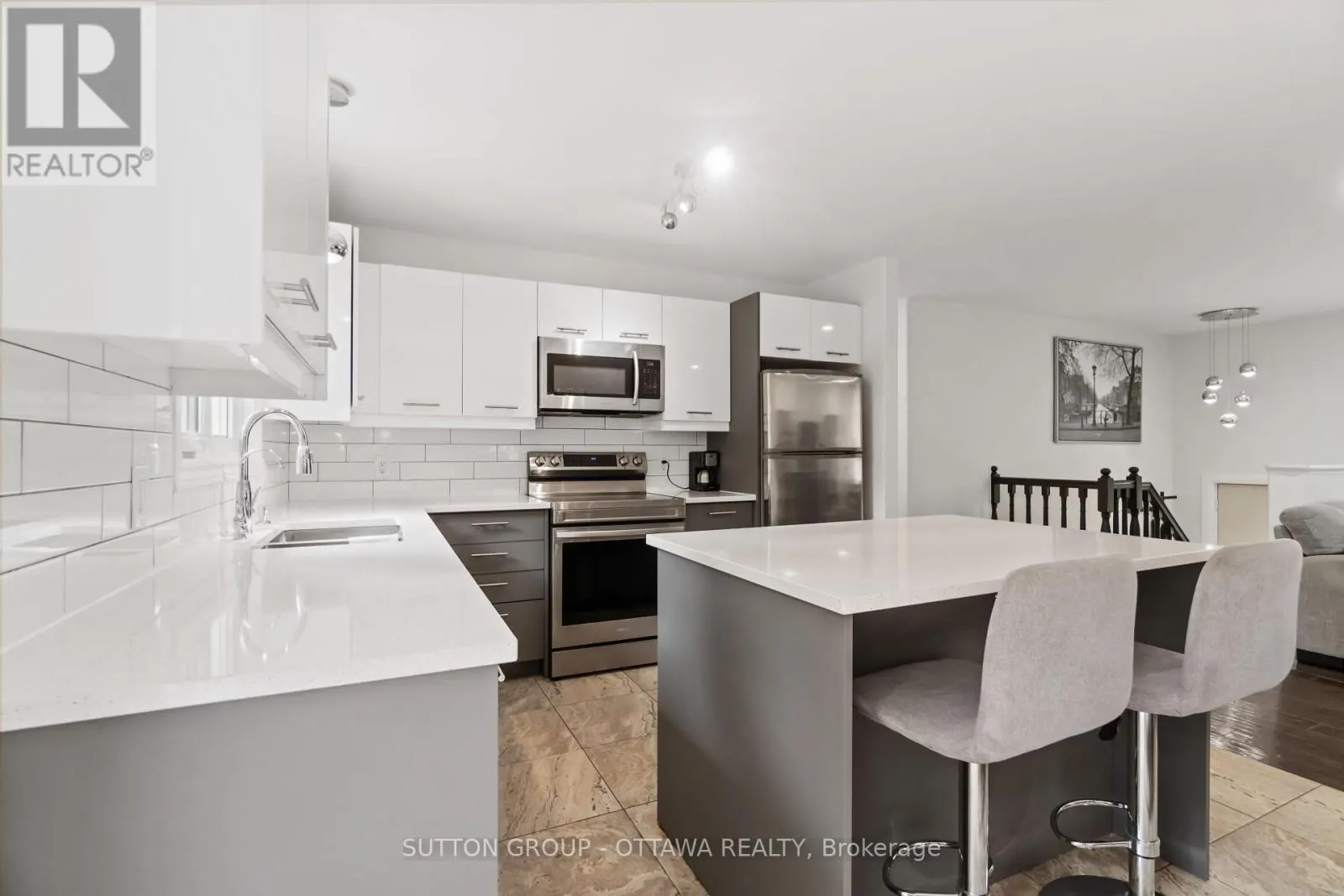 220 AGATHE STREET