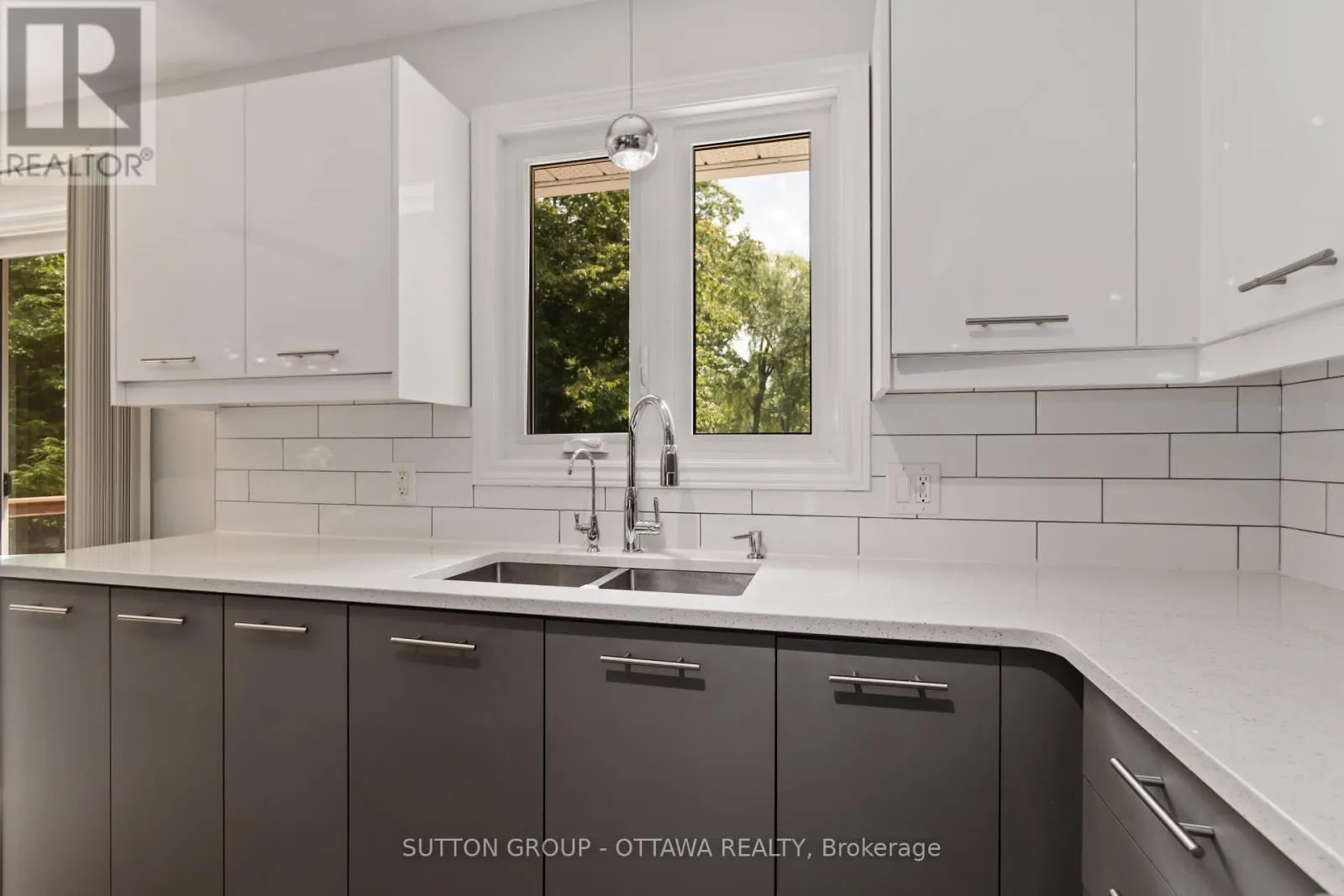 220 AGATHE STREET