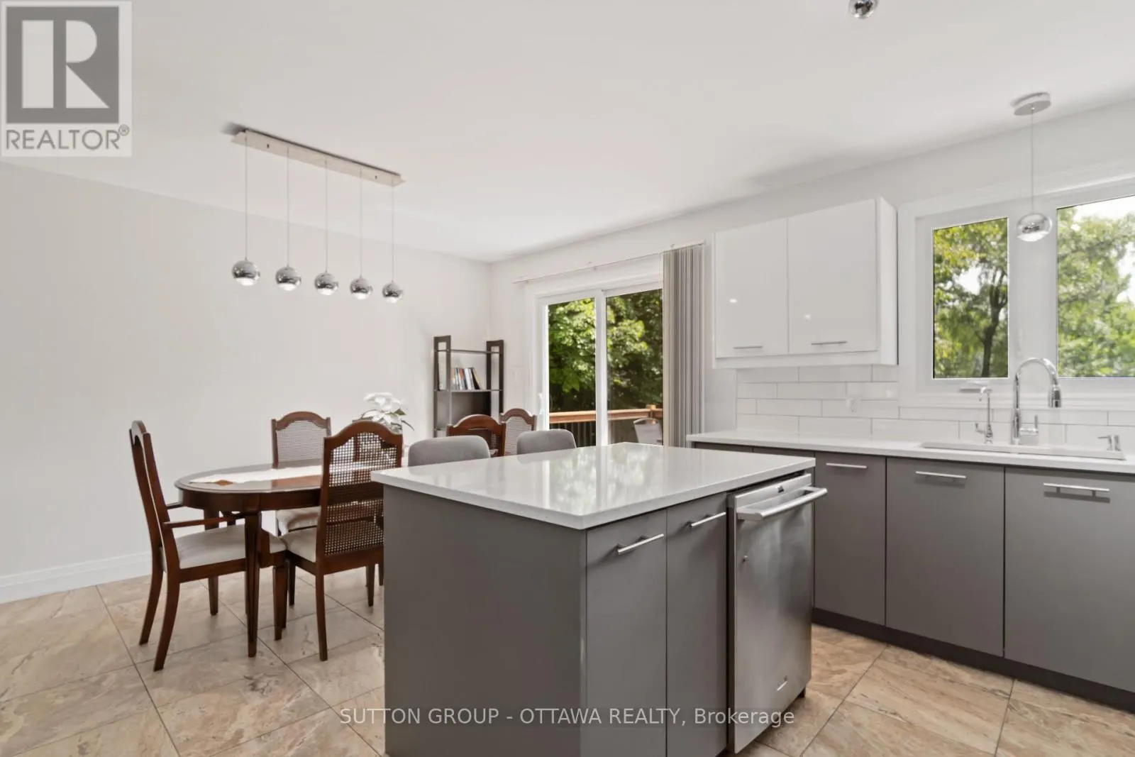 220 AGATHE STREET