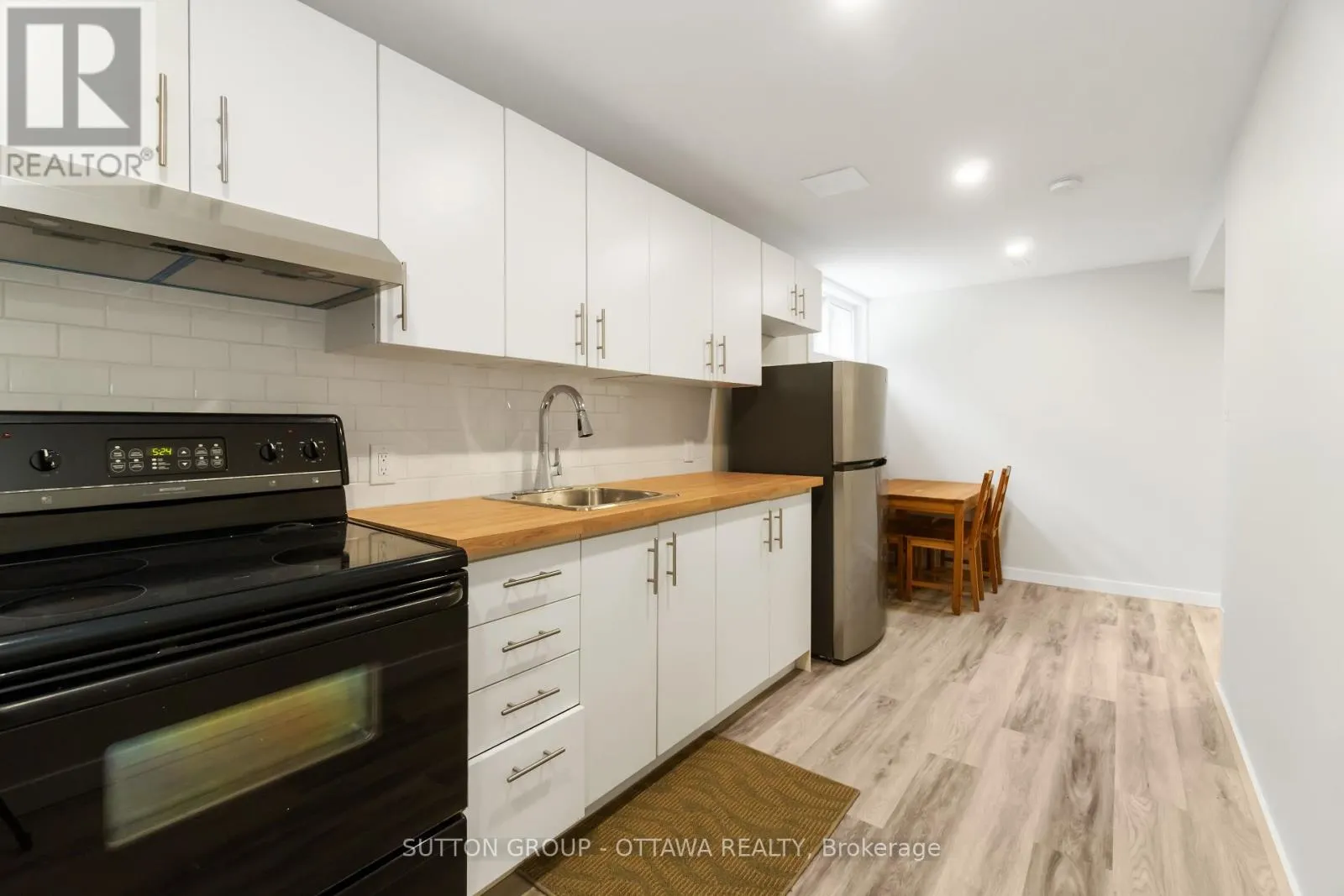 220 AGATHE STREET