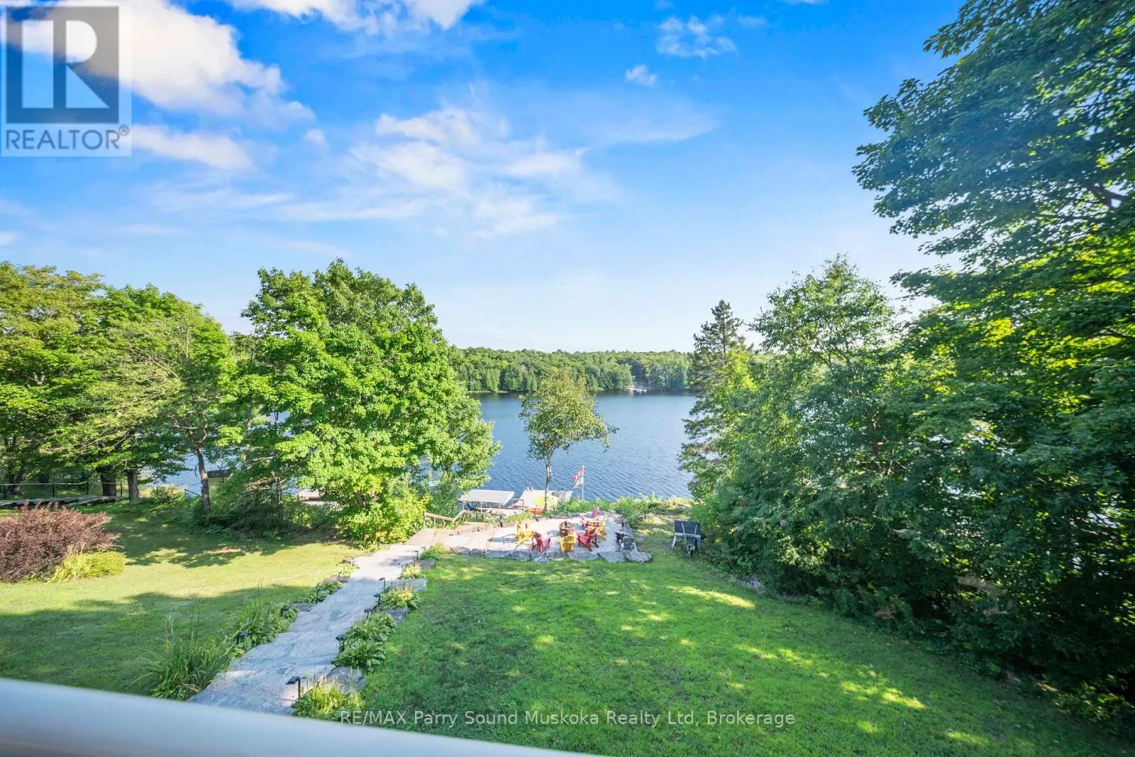 16 GOLDEN HORSESHOE LANE