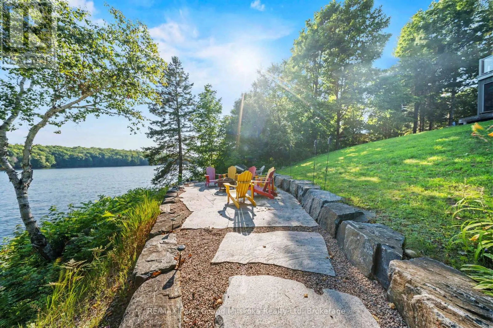 16 GOLDEN HORSESHOE LANE