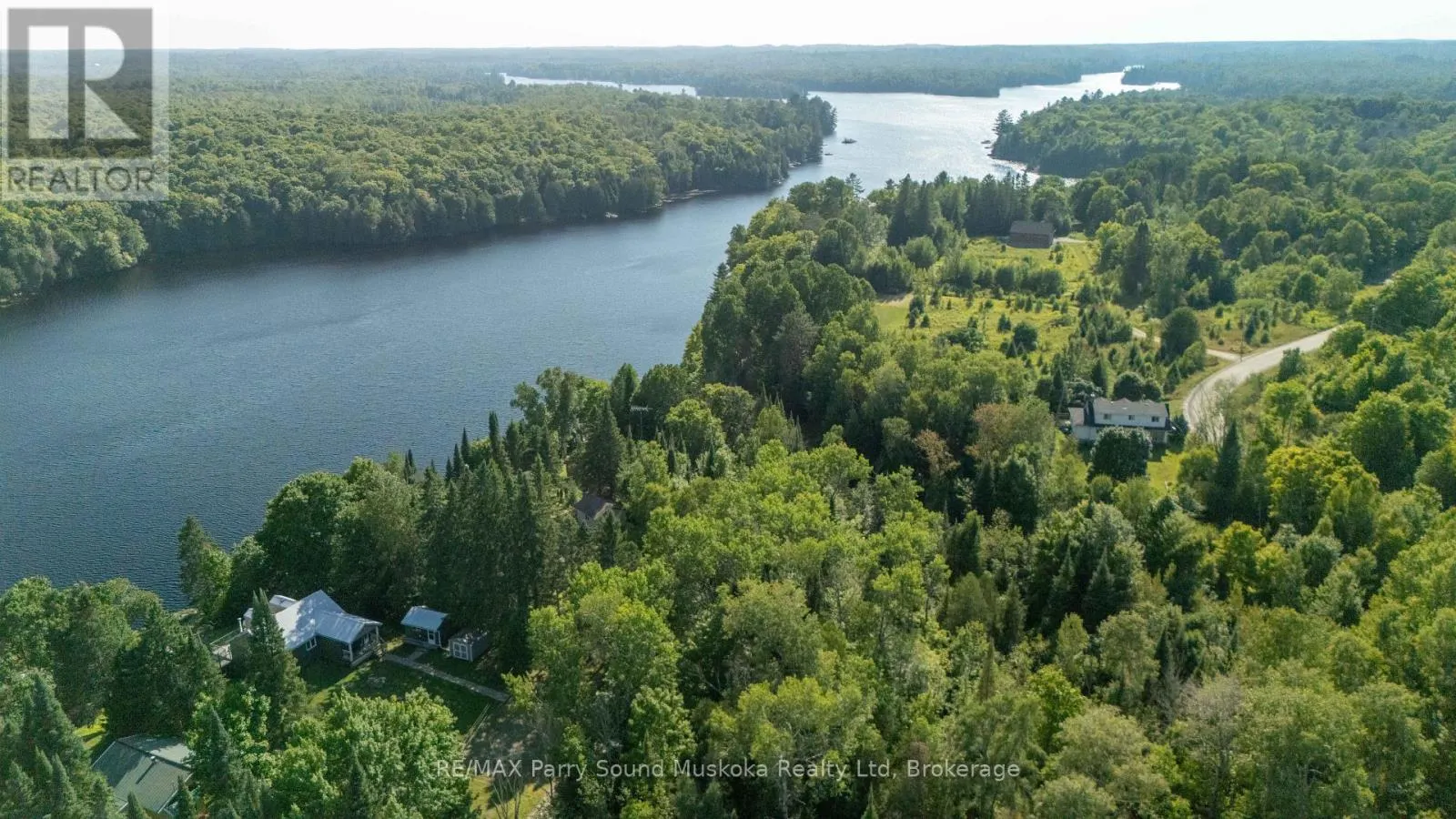 16 GOLDEN HORSESHOE LANE