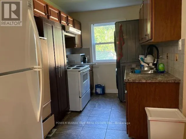 803 MERIVALE ROAD
