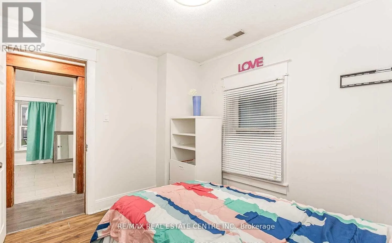 18 FORKS ROAD E