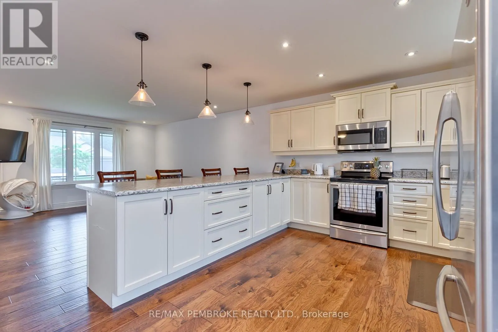 520 GARDNER CRESCENT