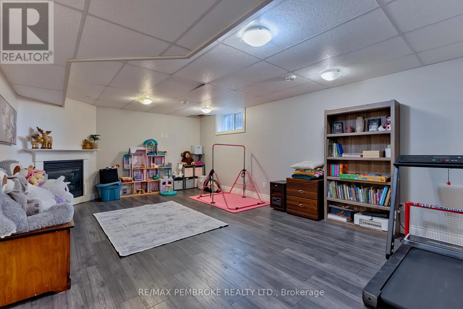 520 GARDNER CRESCENT