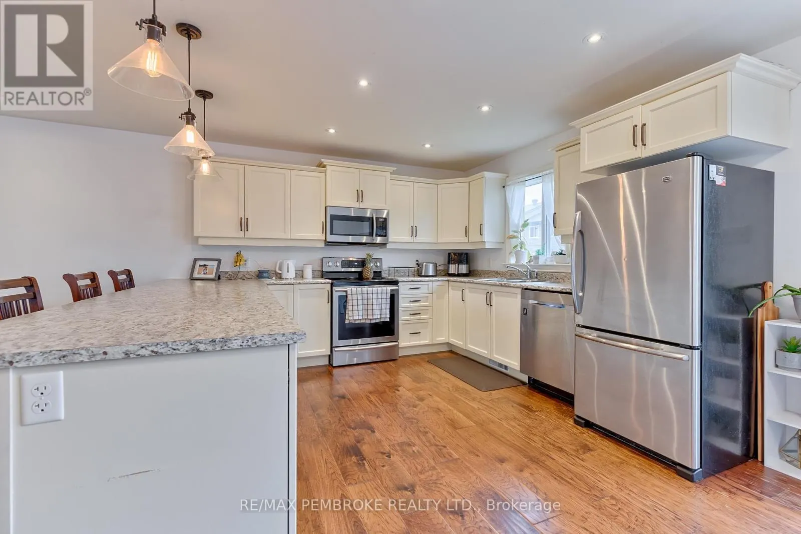520 GARDNER CRESCENT