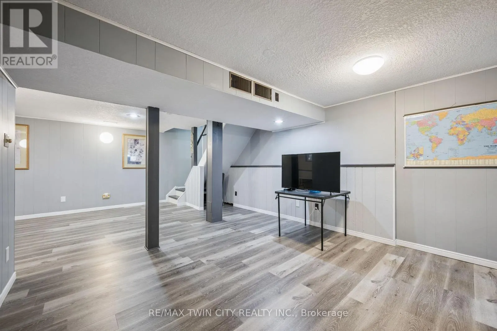 136 ST JEROME CRESCENT