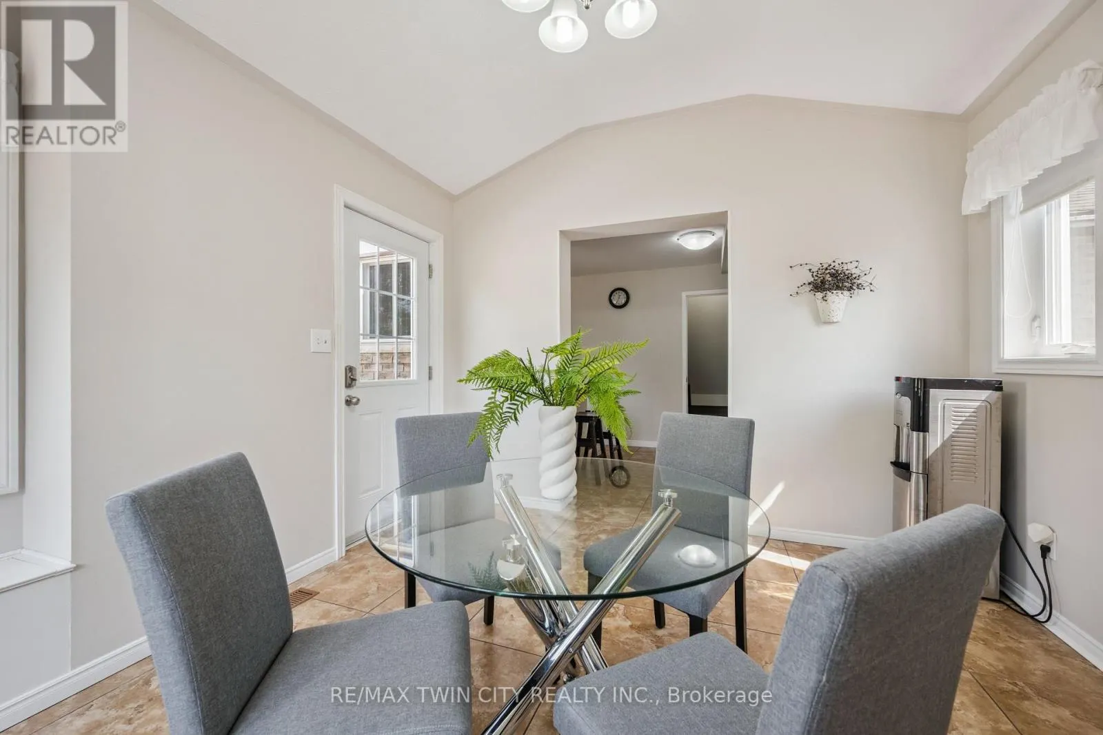 136 ST JEROME CRESCENT