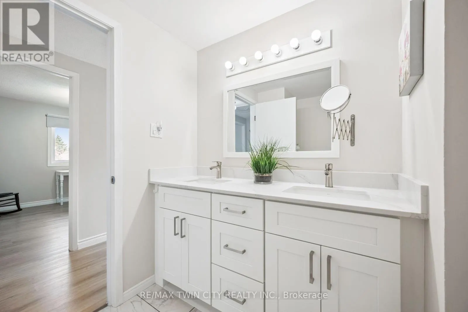 136 ST JEROME CRESCENT