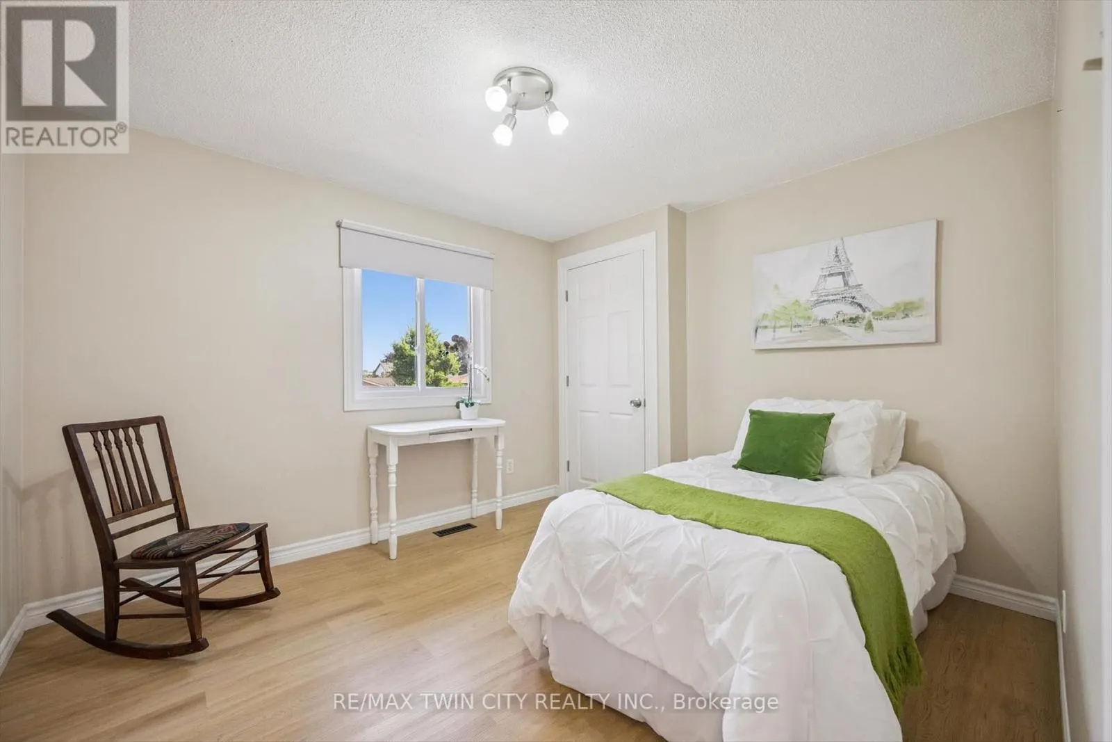 136 ST JEROME CRESCENT