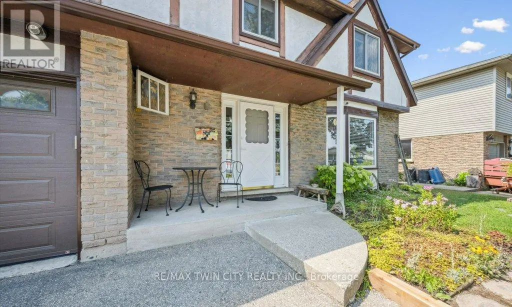 136 ST JEROME CRESCENT