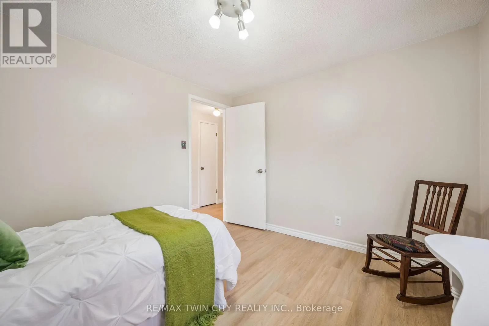 136 ST JEROME CRESCENT